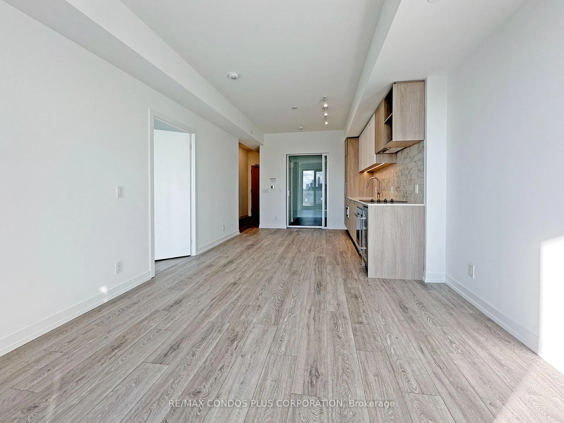 Photo 4 of Unit 1117, 2020 Bathurst Street, Toronto, Humewood-Cedarvale — HOMEH