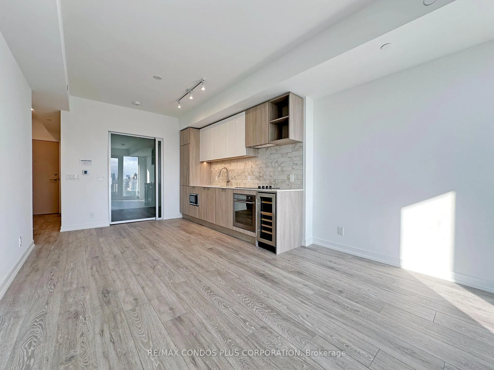 Photo 5 of Unit 1117, 2020 Bathurst Street, Toronto, Humewood-Cedarvale — HOMEH
