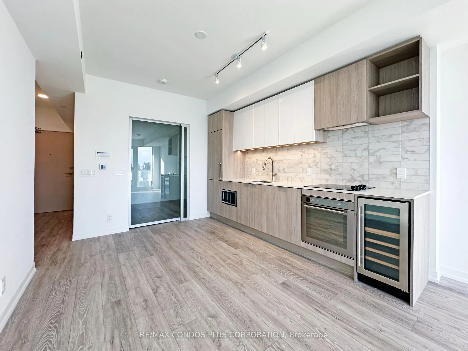 Photo 6 of Unit 1117, 2020 Bathurst Street, Toronto, Humewood-Cedarvale — HOMEH