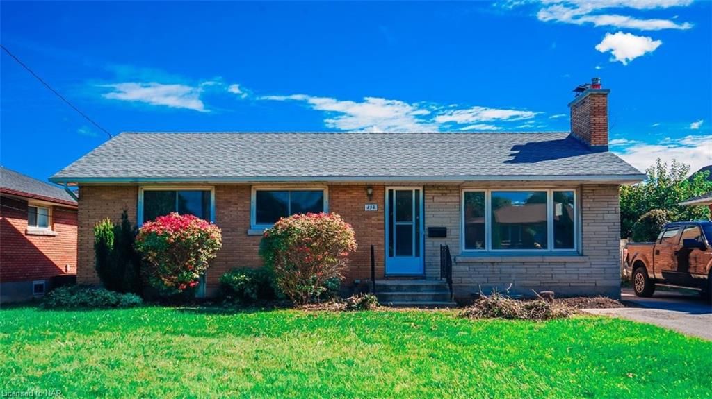 Front of Unit main, 352 Bunting Road