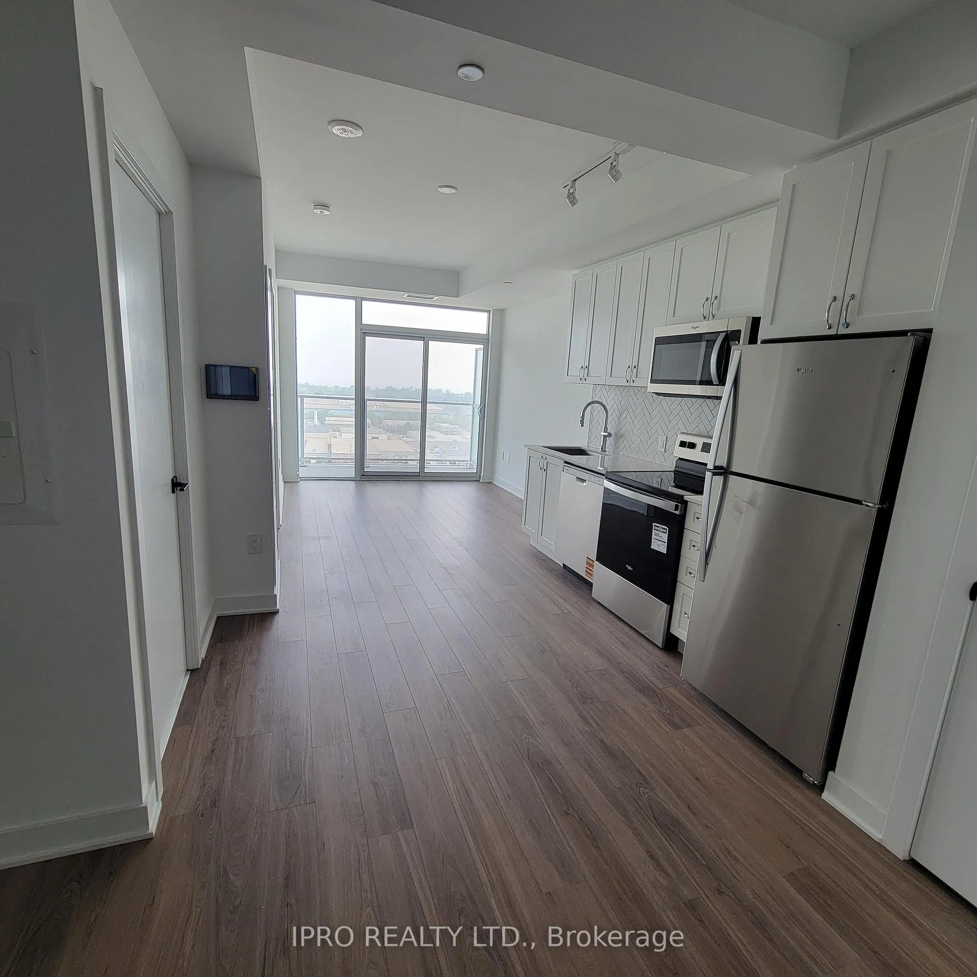Photo 2 of Unit 1412, 2782 Barton Street, Hamilton, Riverdale — HOMEH
