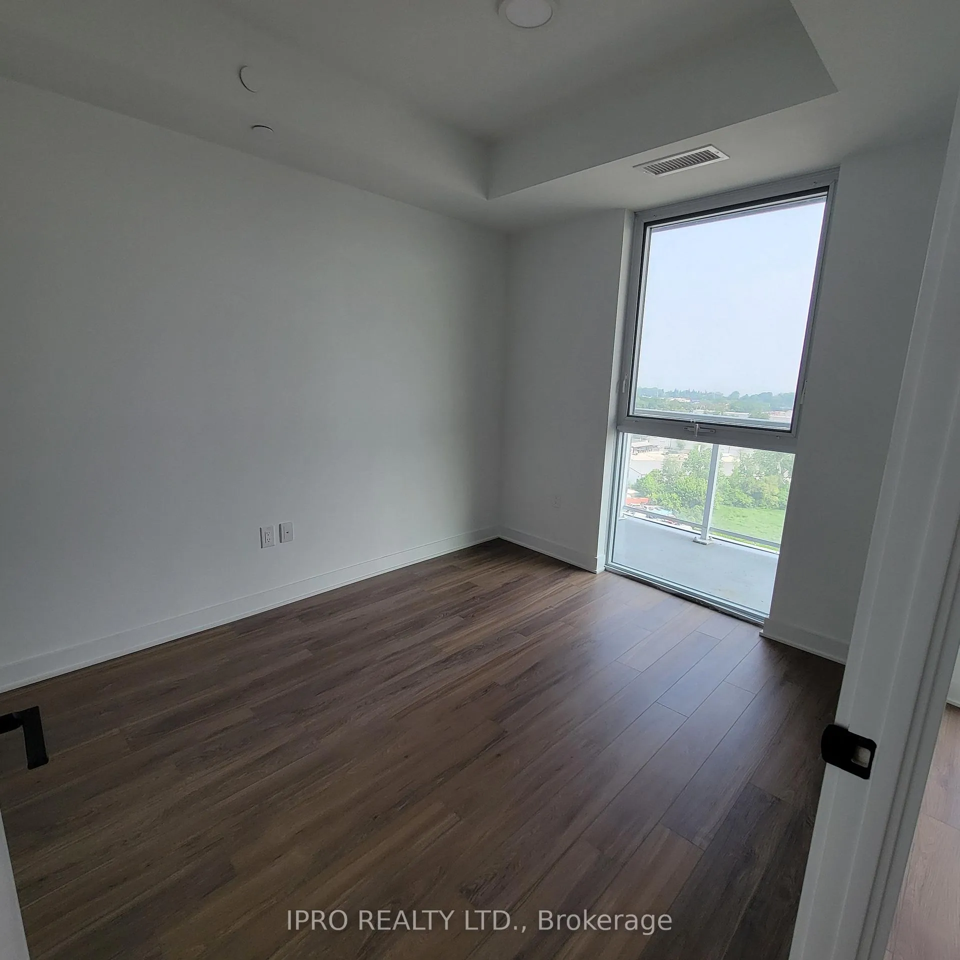 Photo 8 of Unit 1412, 2782 Barton Street, Hamilton, Riverdale — HOMEH