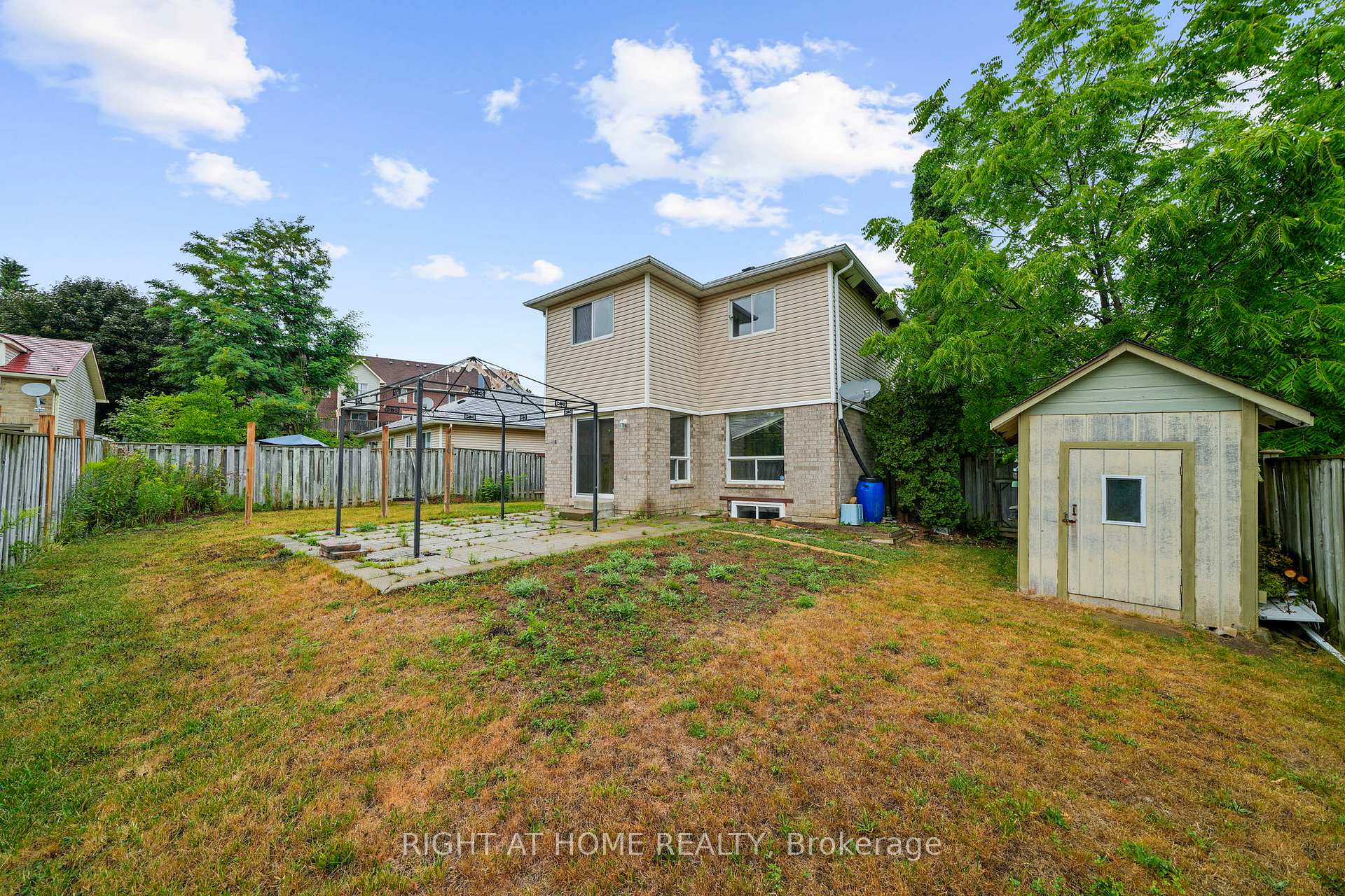 Photo 4 of 14 Barre Drive, Barrie, Painswick North — HOMEH