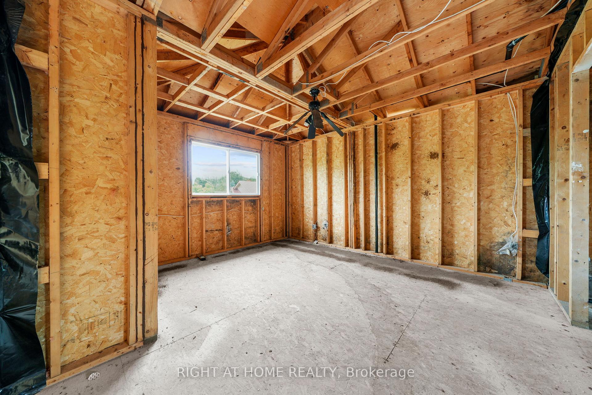 Photo 23 of 14 Barre Drive, Barrie, Painswick North — HOMEH