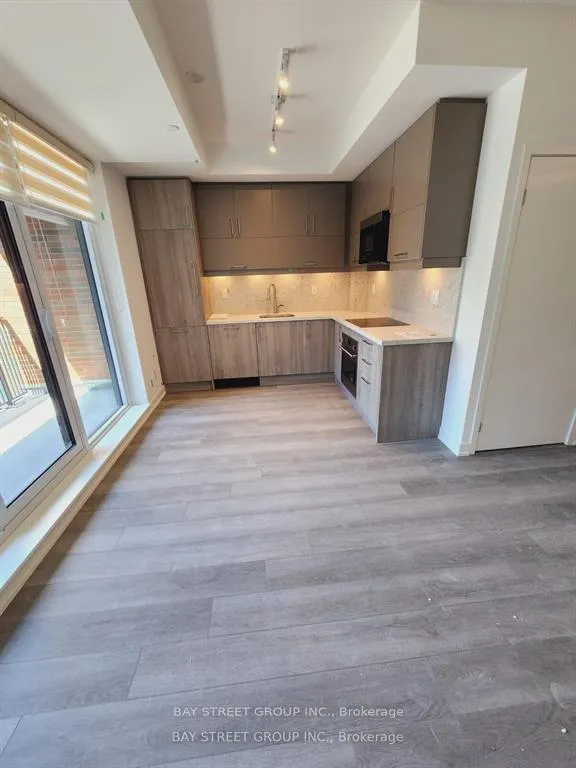 Photo 6 of Unit 607, 38 Simcoe Promenade, Markham, Unionville — HOMEH