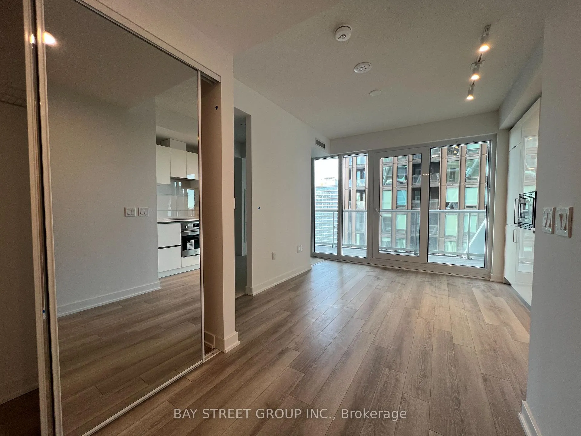 Photo 3 of Unit 2720, 230 Simcoe Street, Toronto, Kensington-Chinatown — HOMEH