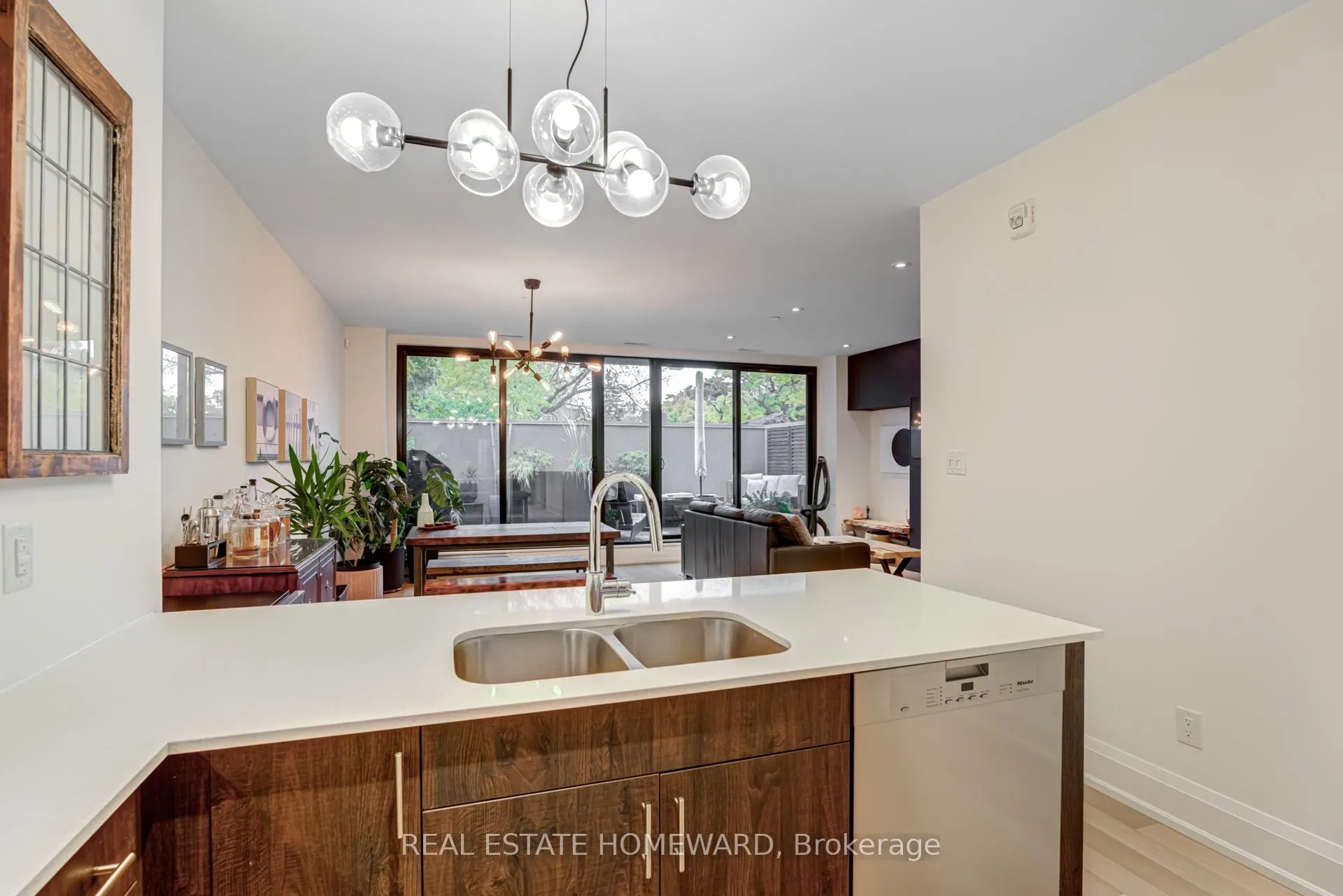 Photo 7 of Unit 219, 365 Beech Avenue, Toronto, The Beaches — HOMEH