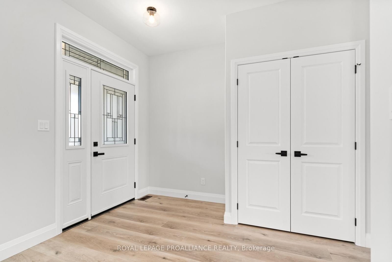Photo 2 of 45 Clayton John Ave, Brighton, Brighton (Town) — HOMEH