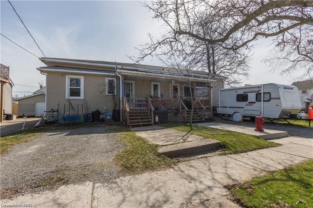 Photo 3 of 322 Mcalpine Avenue S, Welland, Lincoln/Crowland — HOMEH