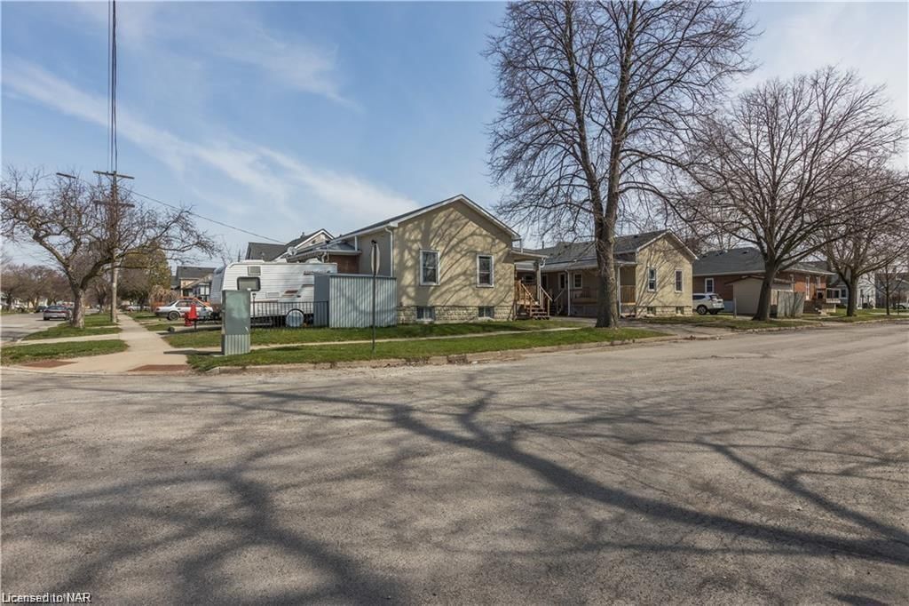 Photo 6 of 322 Mcalpine Avenue S, Welland, Lincoln/Crowland — HOMEH