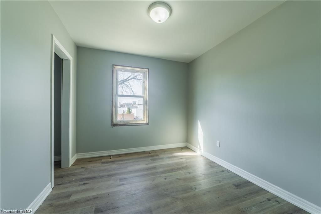 Photo 10 of 322 Mcalpine Avenue S, Welland, Lincoln/Crowland — HOMEH
