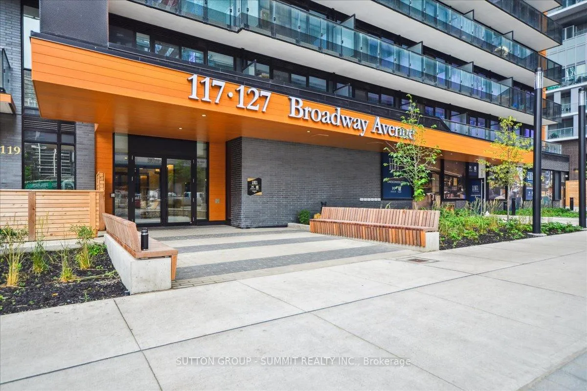 Front of Unit 424, 117 Broadway Avenue