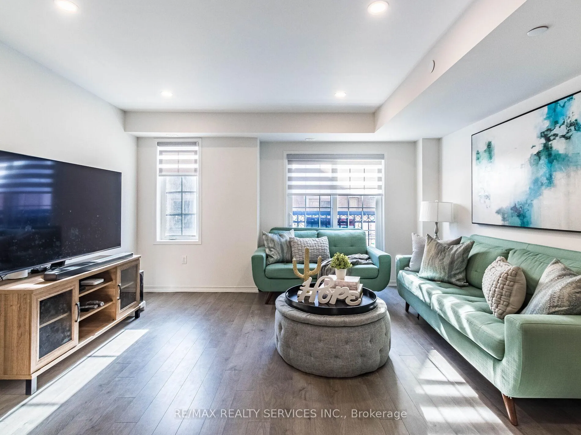 Photo 3 of 22 Filly Path Street, Oshawa, Windfields — HOMEH