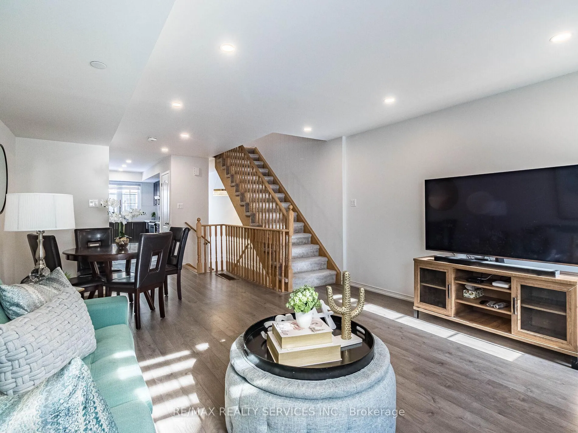 Photo 5 of 22 Filly Path Street, Oshawa, Windfields — HOMEH