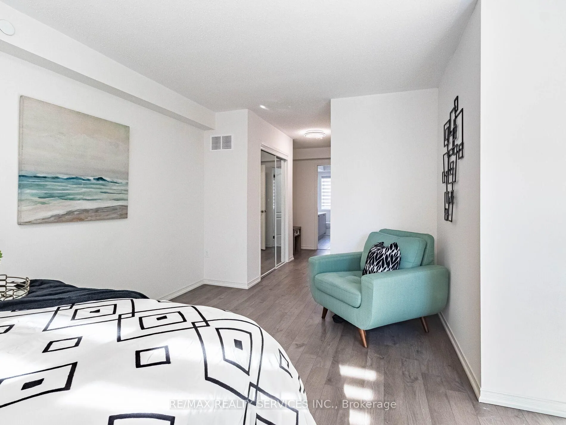 Photo 12 of 22 Filly Path Street, Oshawa, Windfields — HOMEH