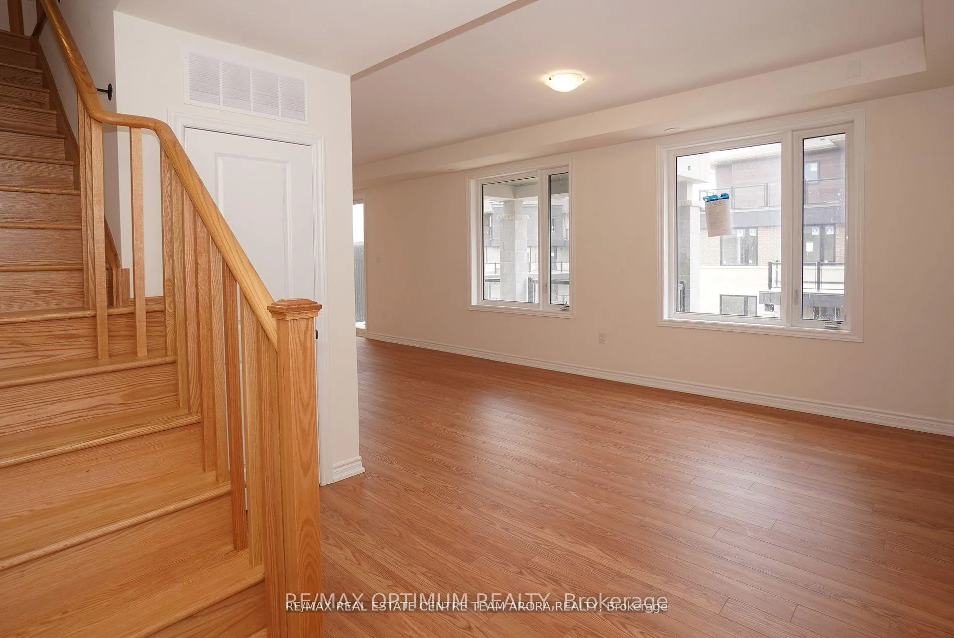 Photo 3 of Unit 11, 20 Knotsberry Circle, Brampton, Bram West — HOMEH