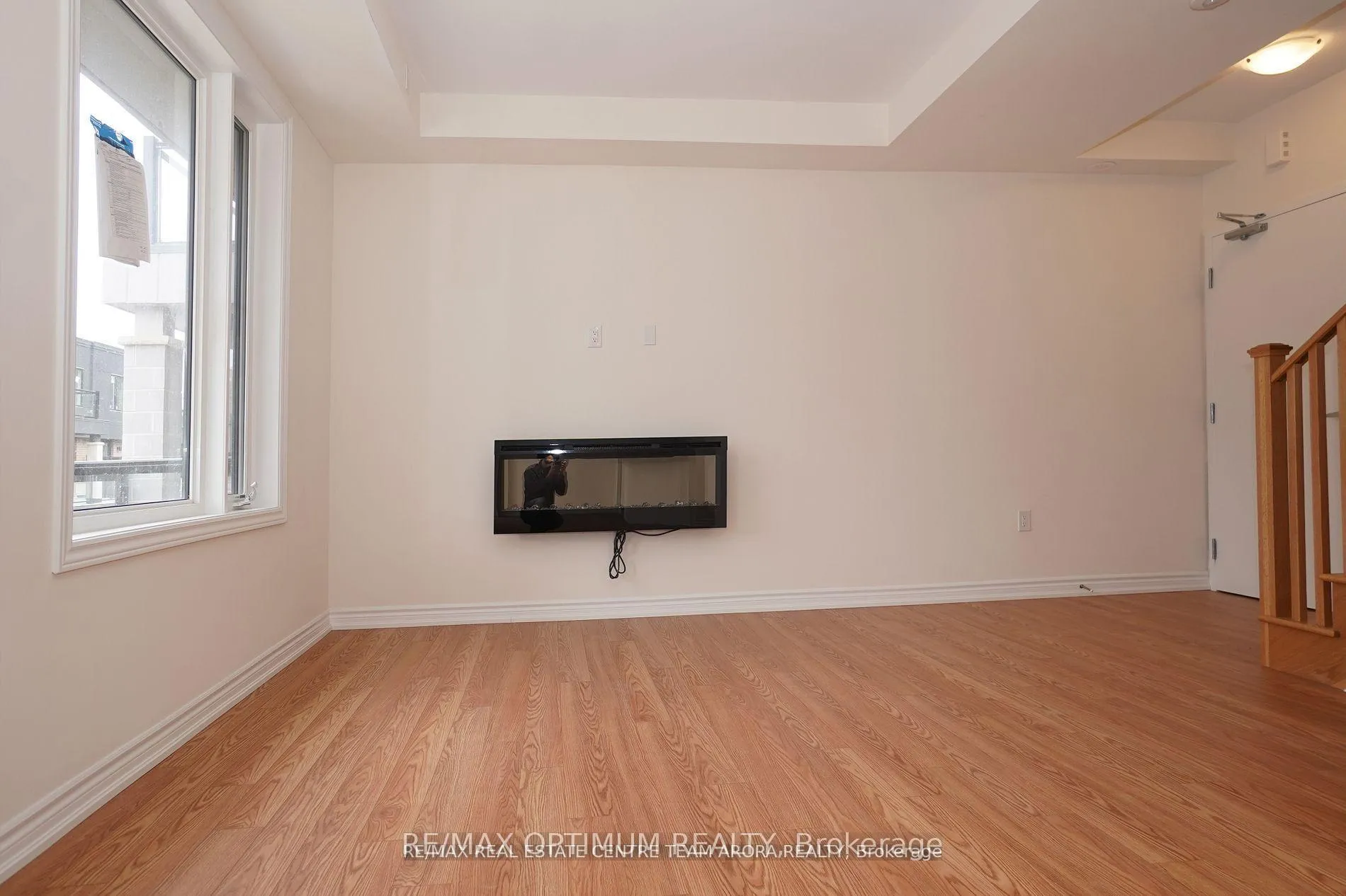 Photo 9 of Unit 11, 20 Knotsberry Circle, Brampton, Bram West — HOMEH