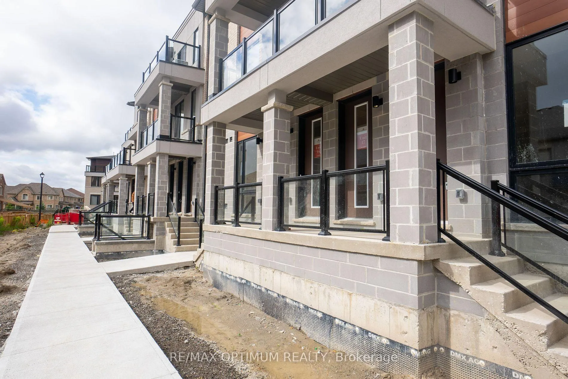 Photo 23 of Unit 11, 20 Knotsberry Circle, Brampton, Bram West — HOMEH