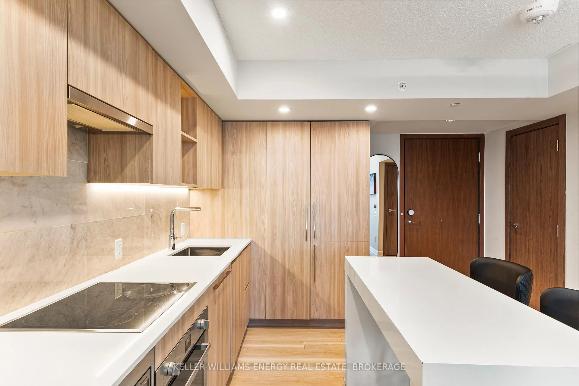 Photo 3 of Unit 2508, 17 Bathurst Street, Toronto, Waterfront Communities — HOMEH