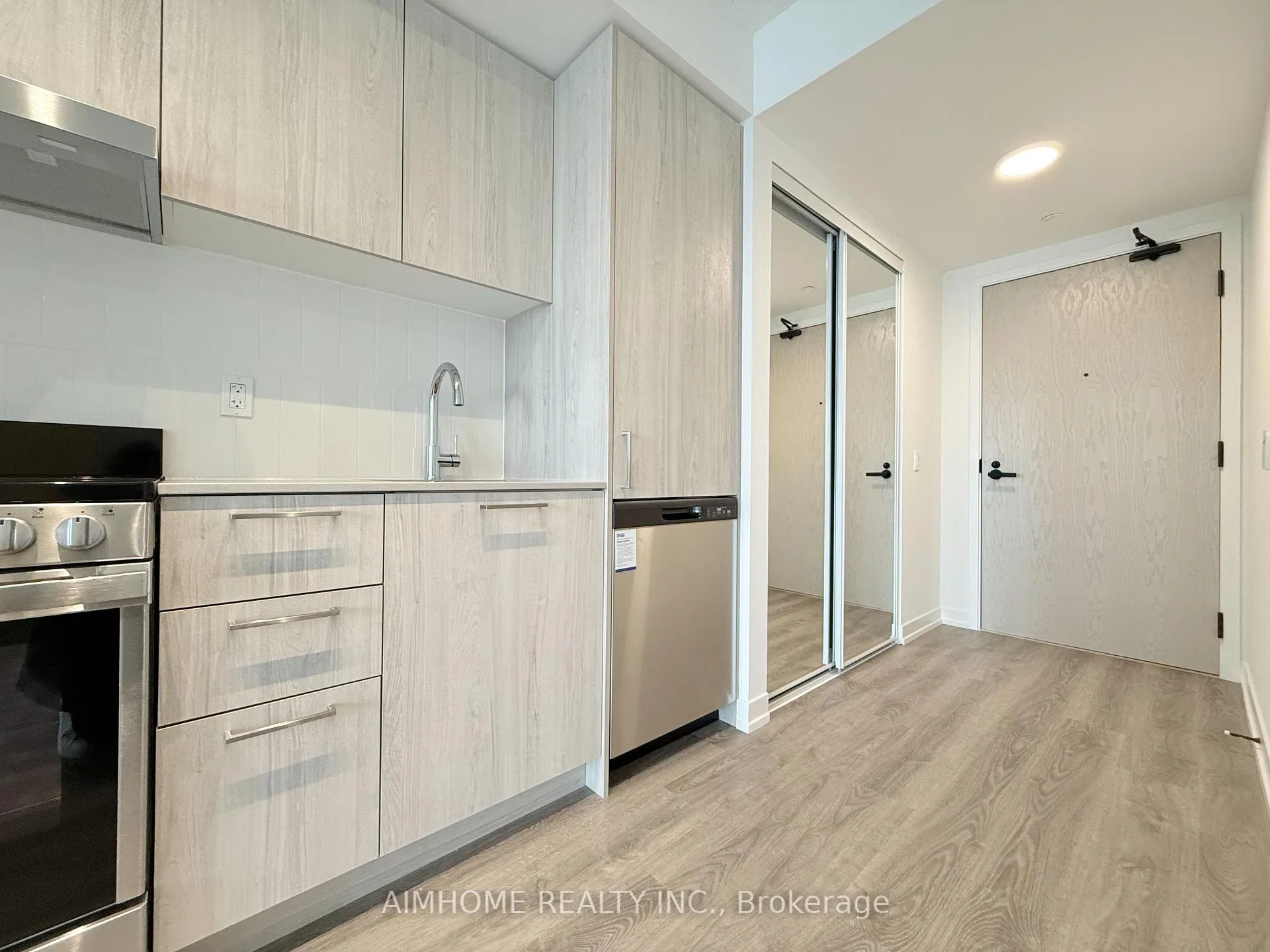 Photo 2 of Unit 3801, 195 Commerce Street, Vaughan, Vaughan Corporate Centre — HOMEH