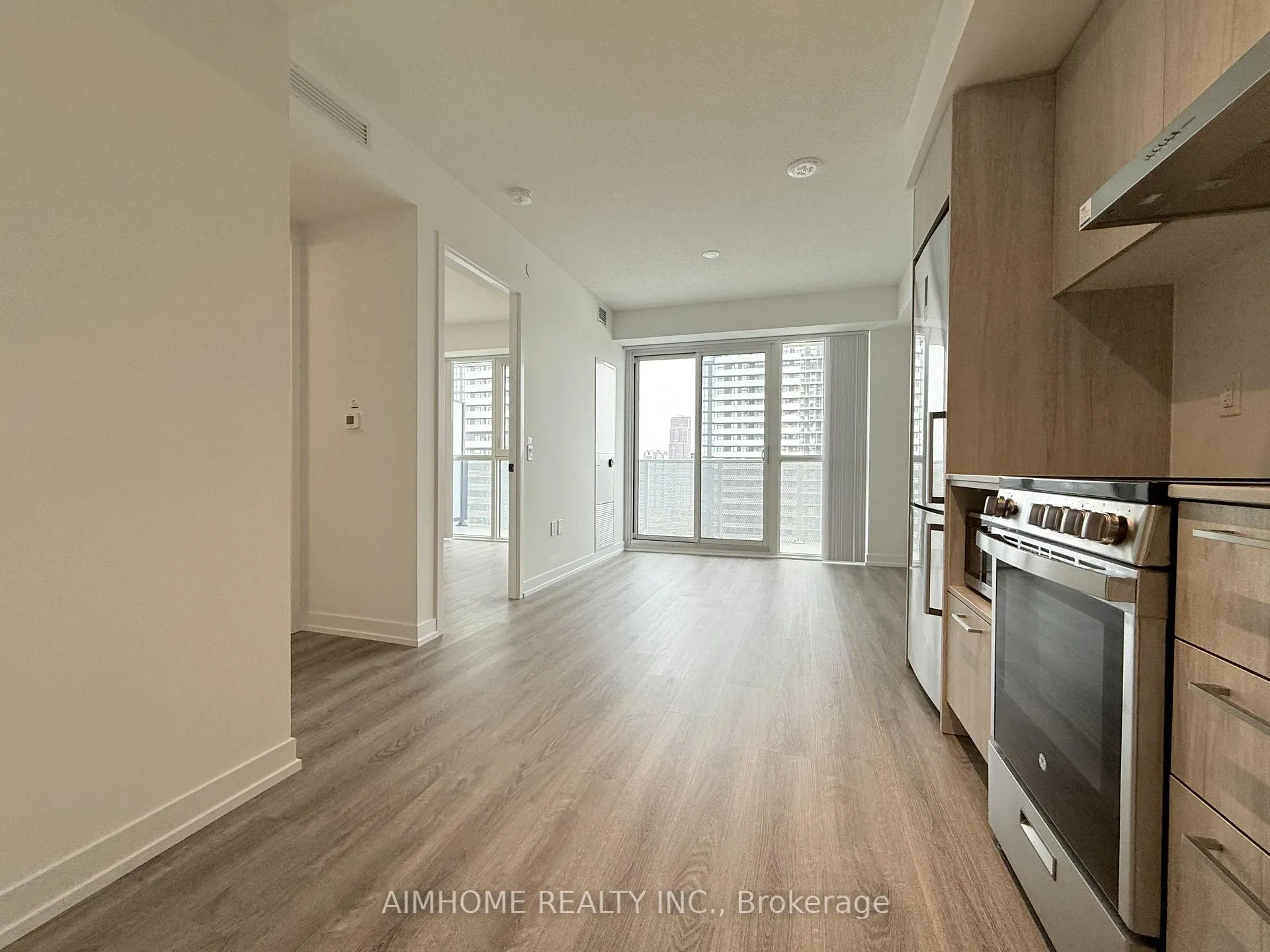 Photo 3 of Unit 3801, 195 Commerce Street, Vaughan, Vaughan Corporate Centre — HOMEH