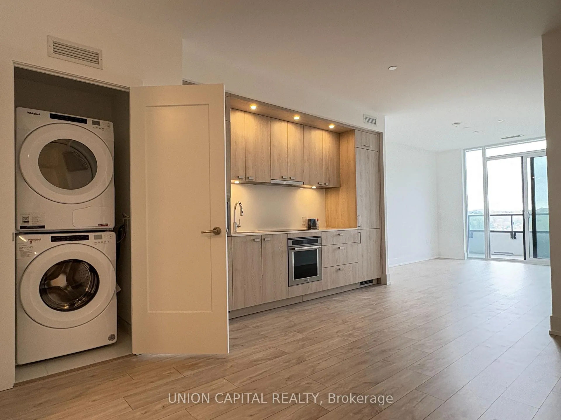 Front of Unit 611, 10 Inn On The Park Drive