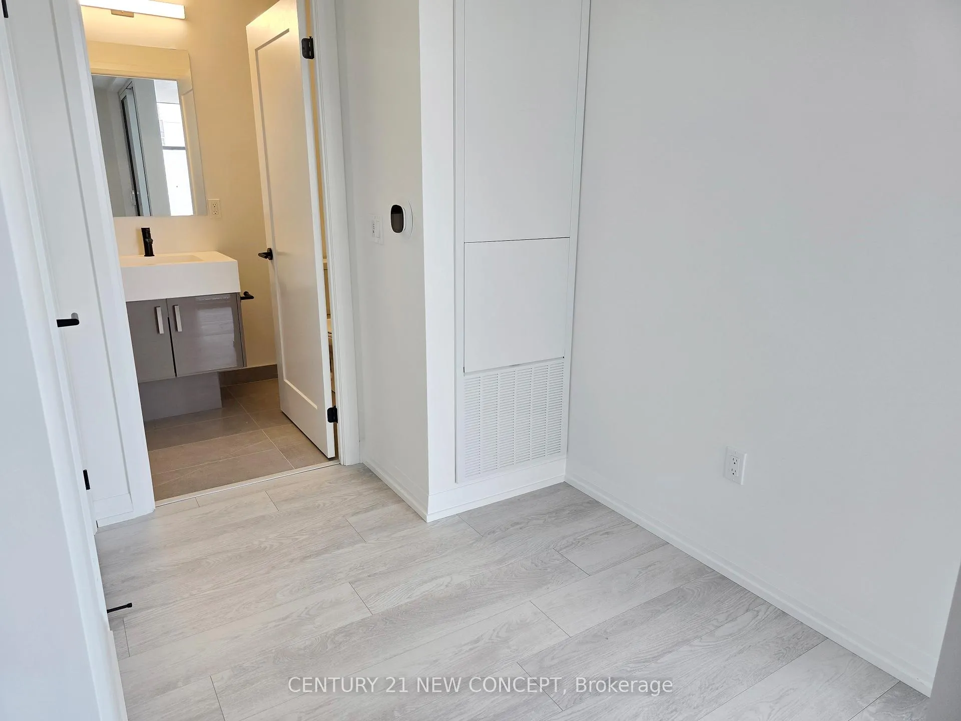 Photo 7 of Unit 1601, 280 Dundas Street, Toronto, Kensington-Chinatown — HOMEH