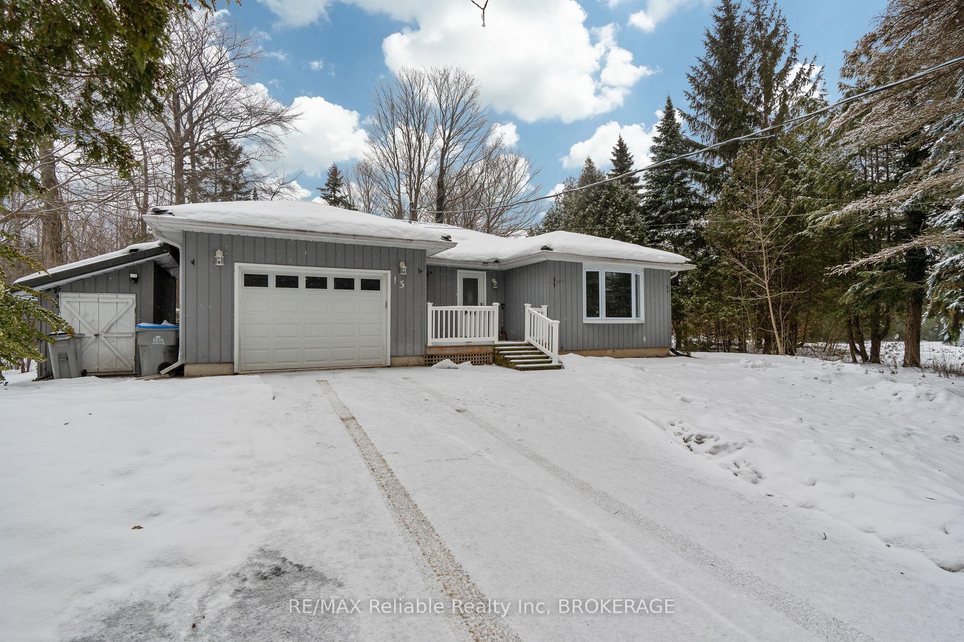 Photo 2 of 13 Park Road, Goderich, Goderich (Town) — HOMEH
