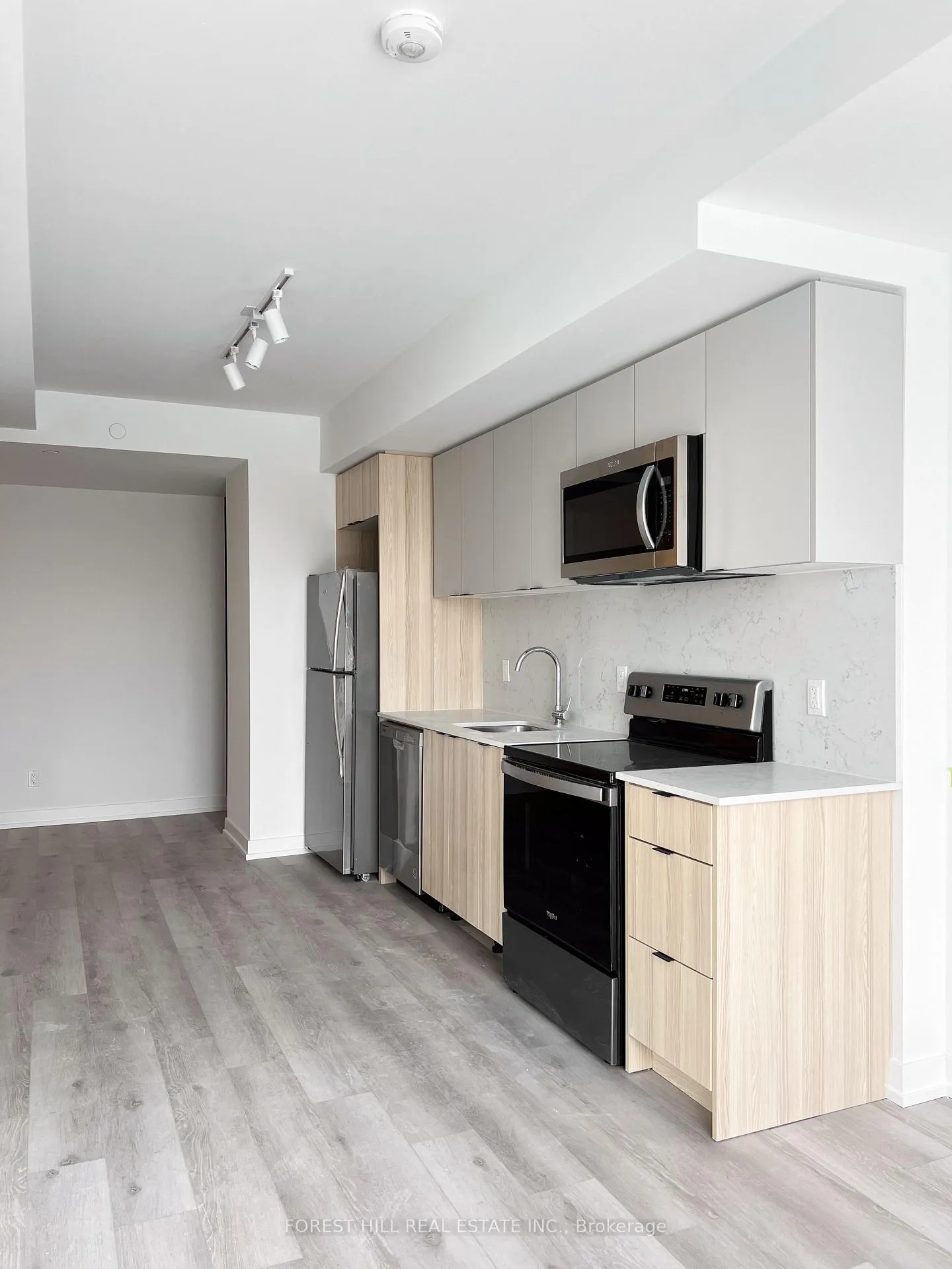 Photo 5 of Unit 503, 2000 Bathurst Street, Toronto, Humewood-Cedarvale — HOMEH