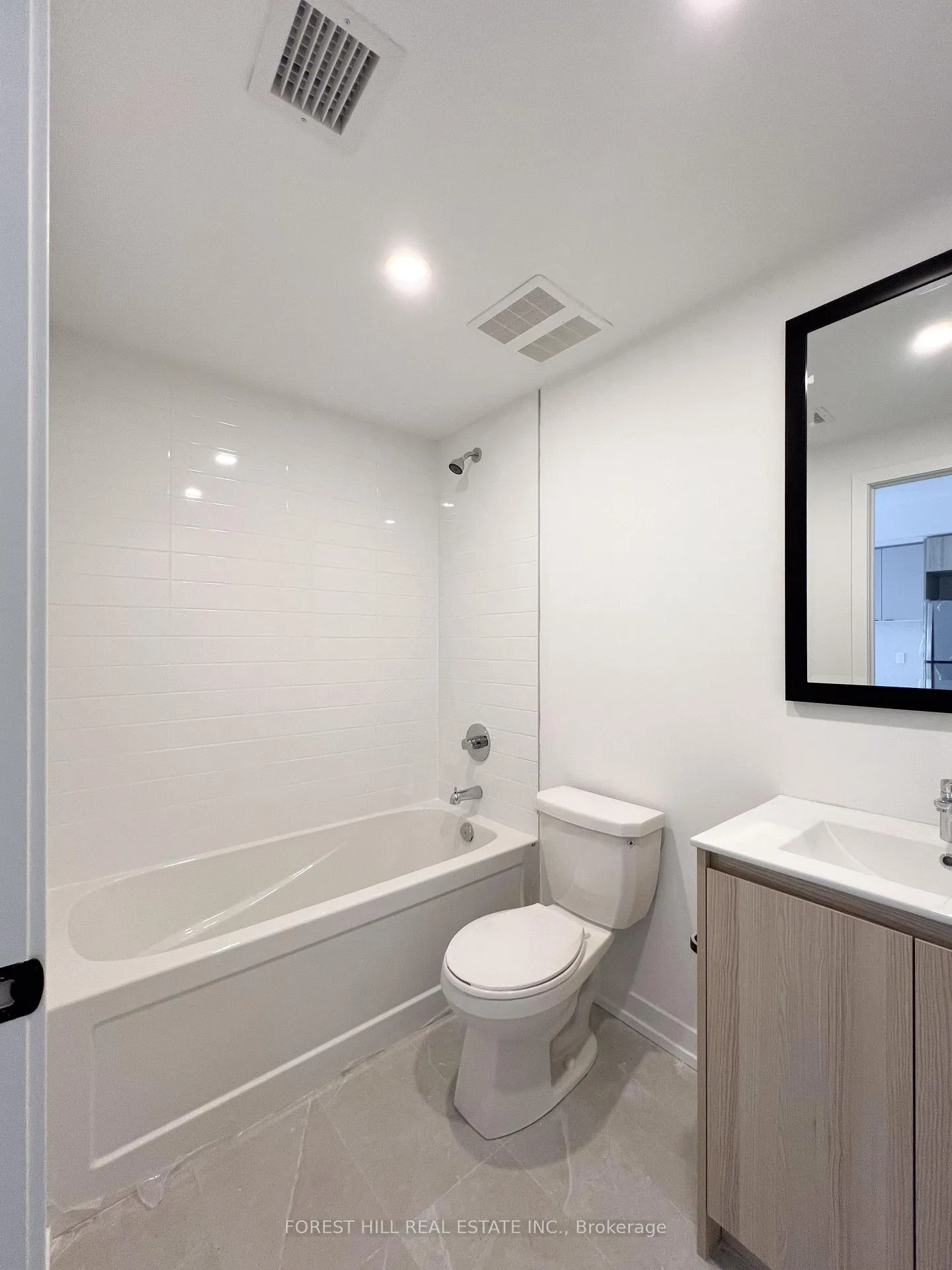 Photo 10 of Unit 503, 2000 Bathurst Street, Toronto, Humewood-Cedarvale — HOMEH