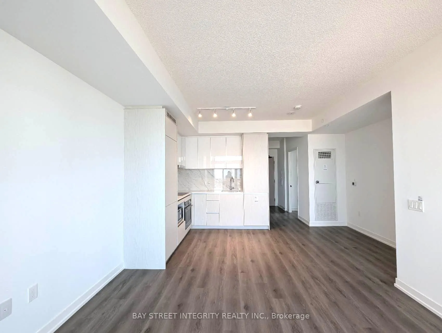 Photo 4 of Unit 2605, 28 Interchange Way, Vaughan, Vaughan Corporate Centre — HOMEH