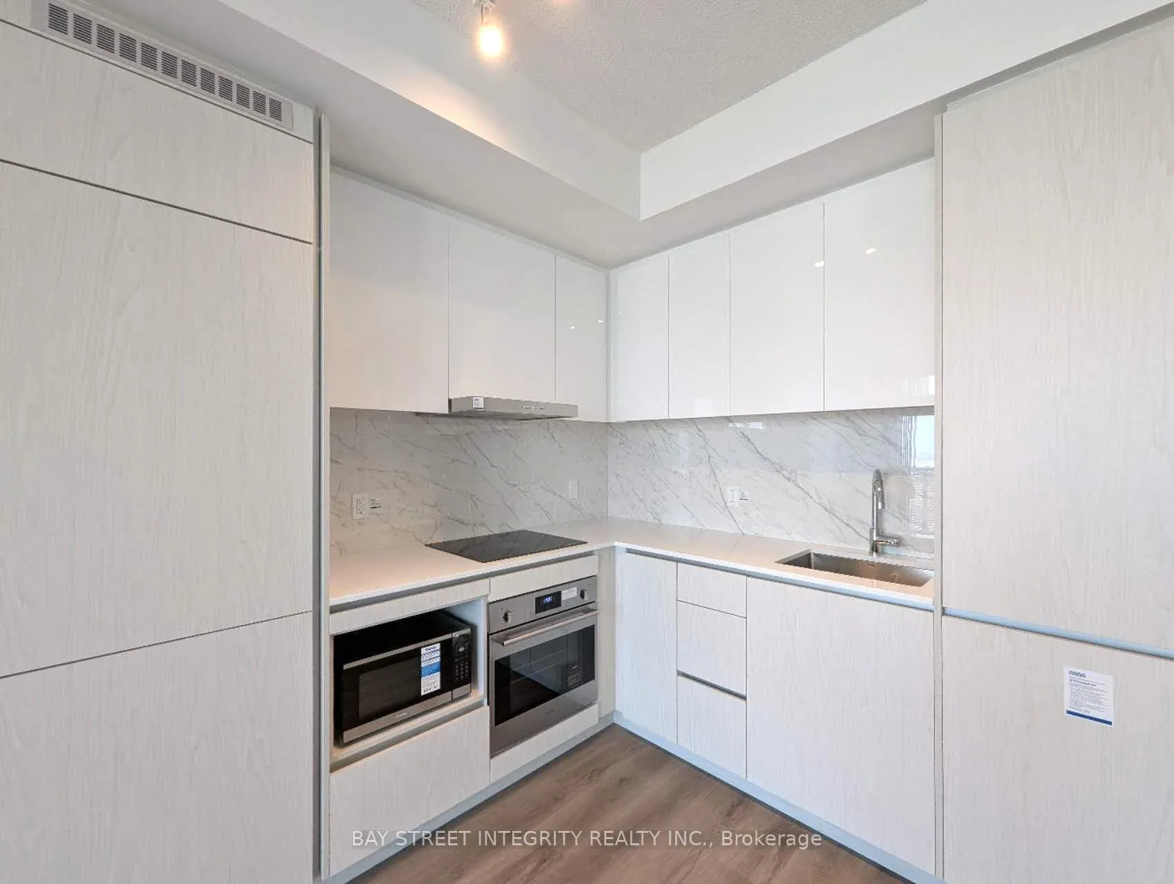 Photo 5 of Unit 2605, 28 Interchange Way, Vaughan, Vaughan Corporate Centre — HOMEH