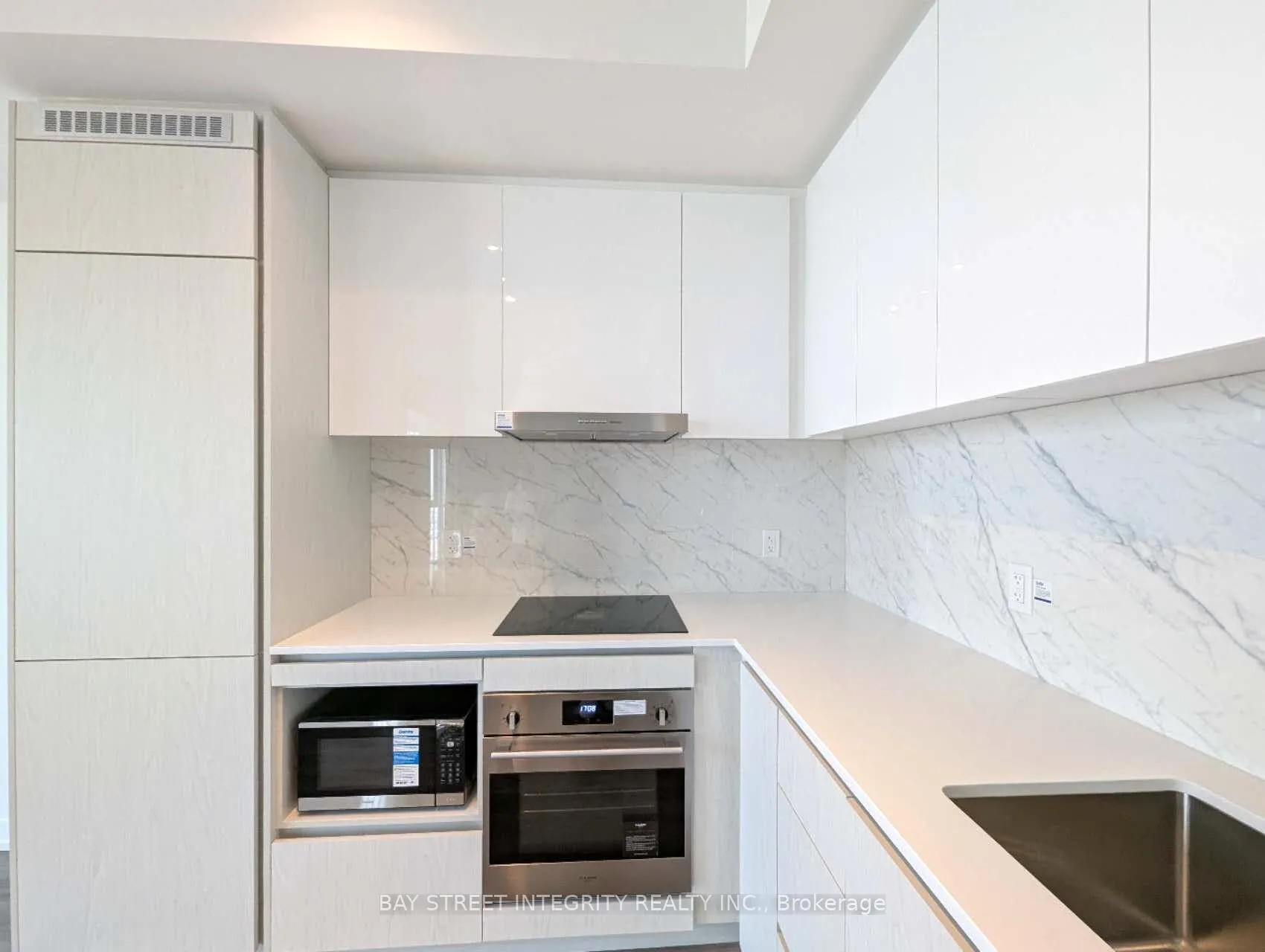 Photo 6 of Unit 2605, 28 Interchange Way, Vaughan, Vaughan Corporate Centre — HOMEH