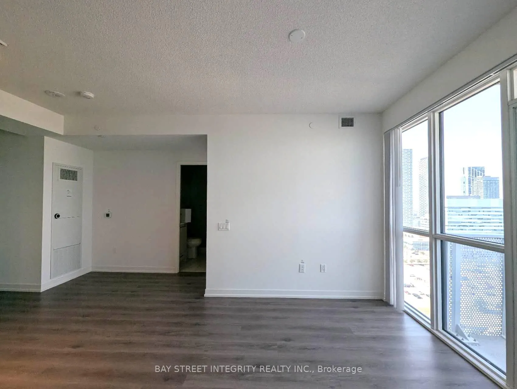 Photo 8 of Unit 2605, 28 Interchange Way, Vaughan, Vaughan Corporate Centre — HOMEH
