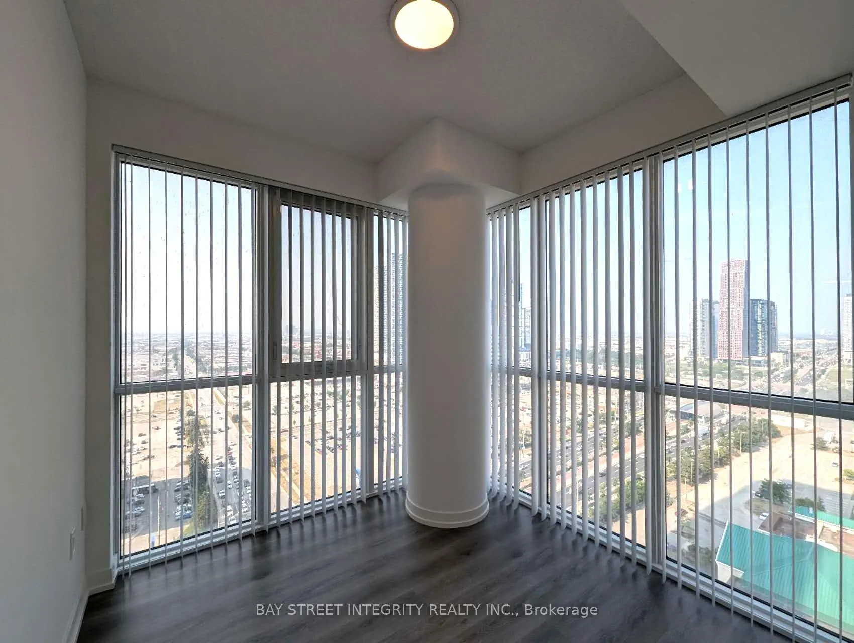 Photo 9 of Unit 2605, 28 Interchange Way, Vaughan, Vaughan Corporate Centre — HOMEH