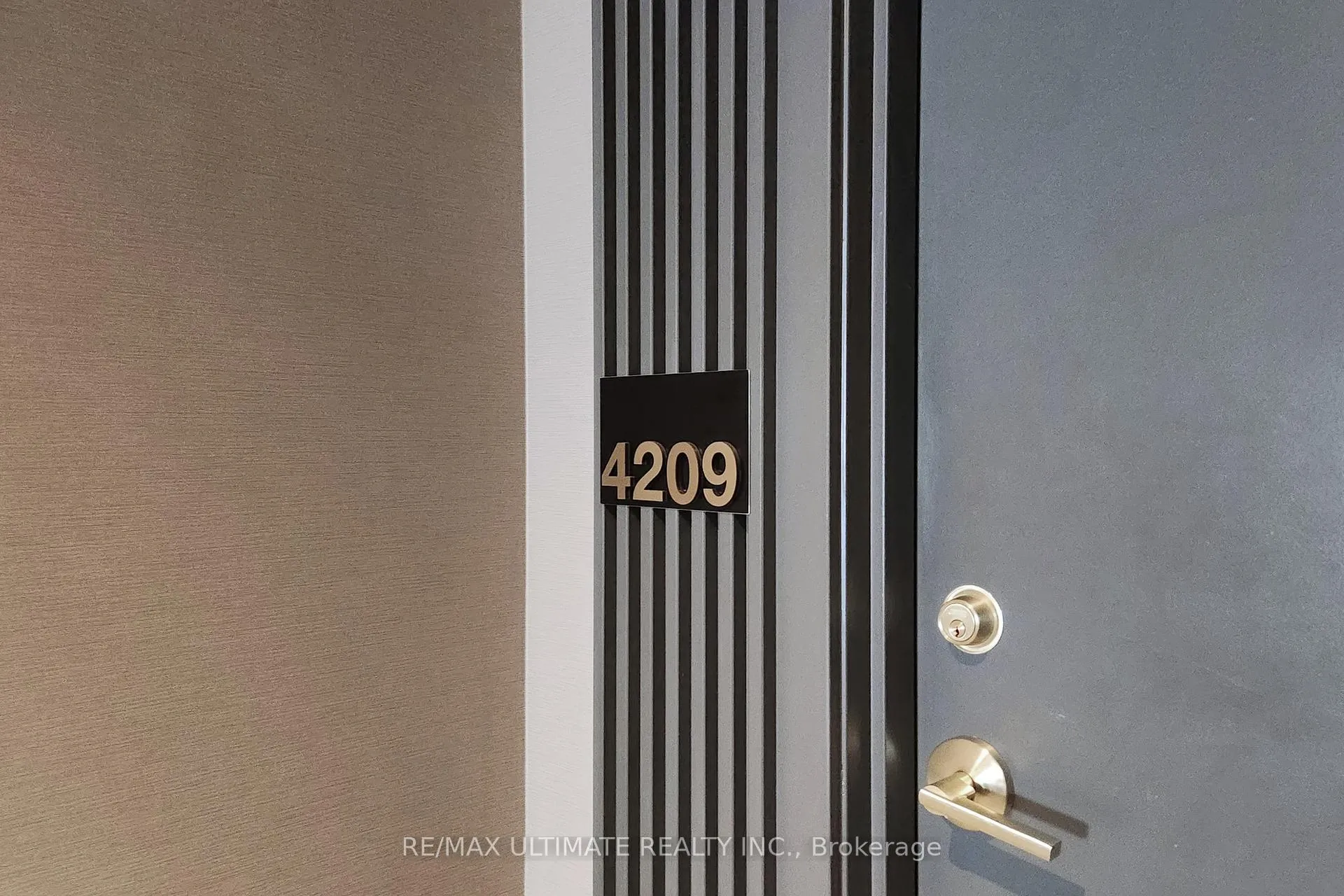 Photo 6 of Unit 4209, 5 Buttermill Avenue, Vaughan, Vaughan Corporate Centre — HOMEH
