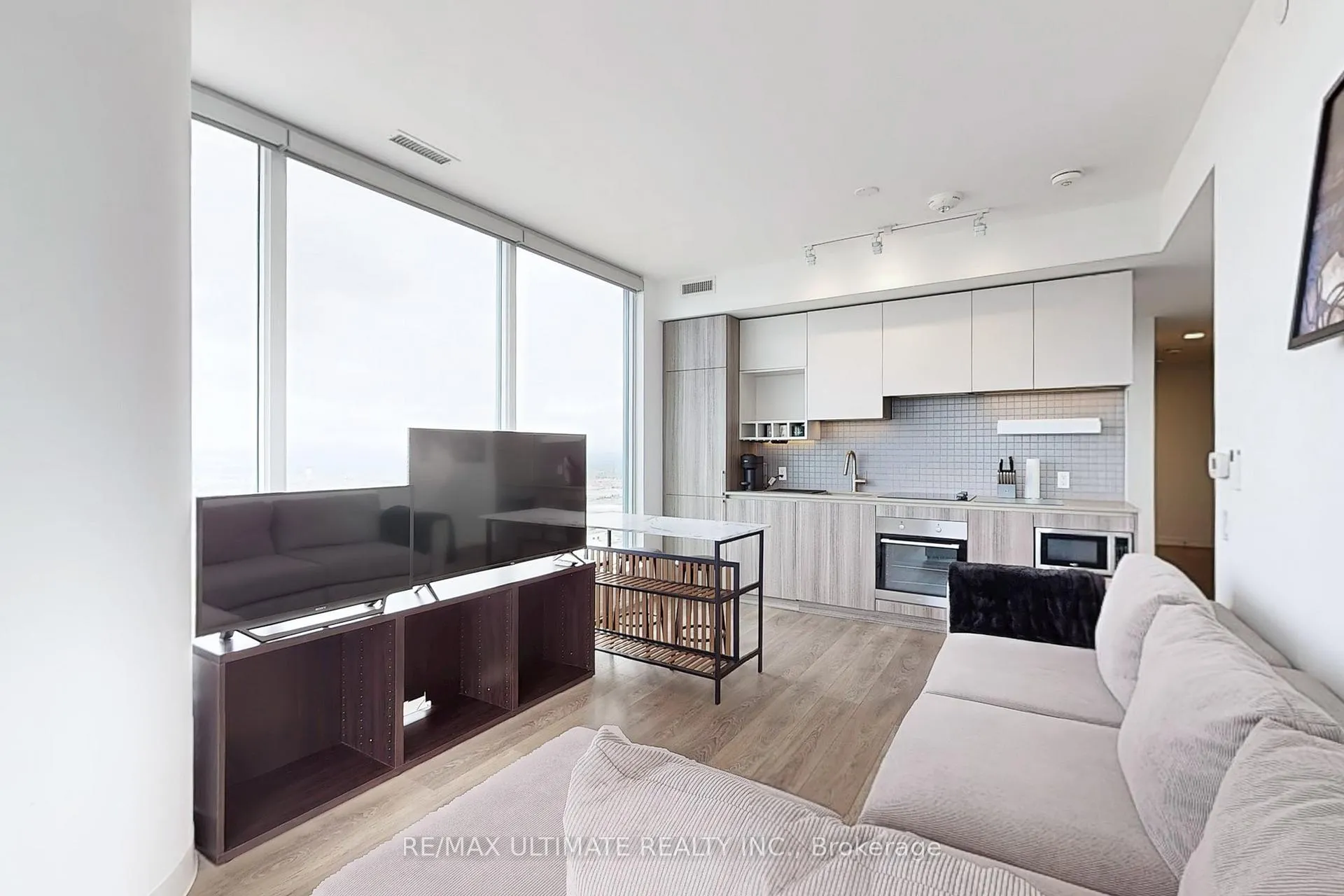 Photo 13 of Unit 4209, 5 Buttermill Avenue, Vaughan, Vaughan Corporate Centre — HOMEH