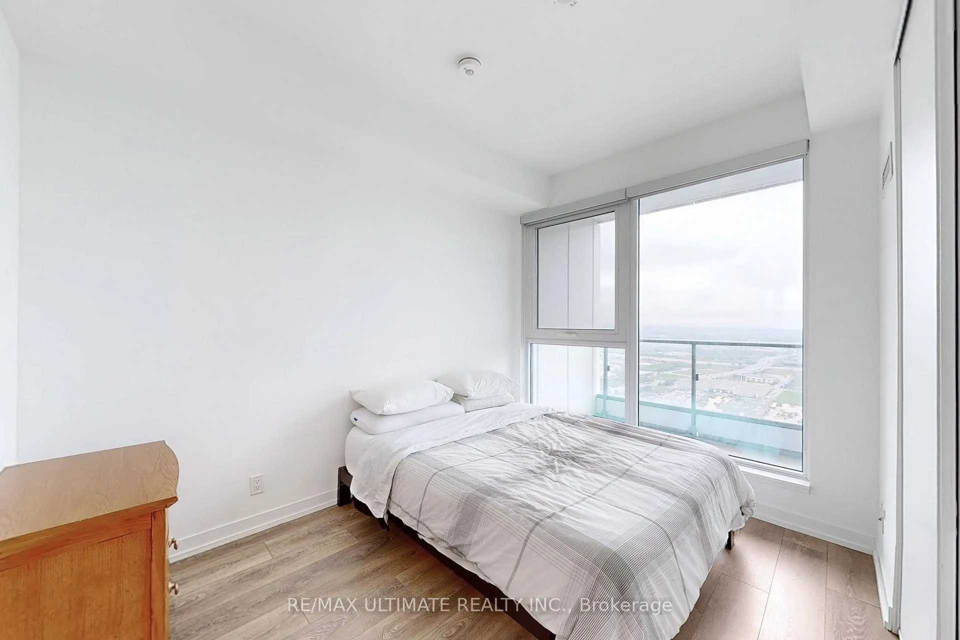Photo 17 of Unit 4209, 5 Buttermill Avenue, Vaughan, Vaughan Corporate Centre — HOMEH