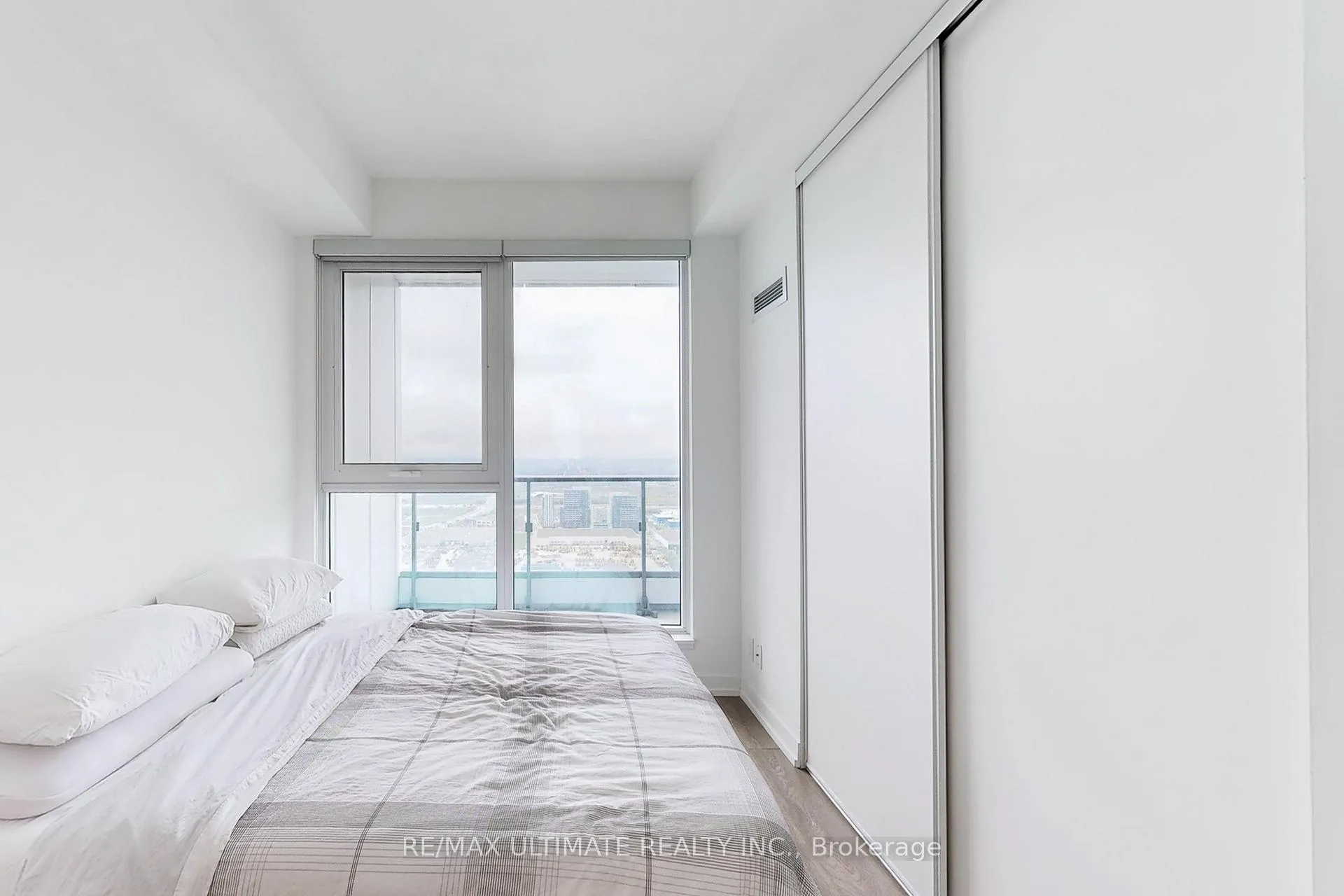 Photo 18 of Unit 4209, 5 Buttermill Avenue, Vaughan, Vaughan Corporate Centre — HOMEH