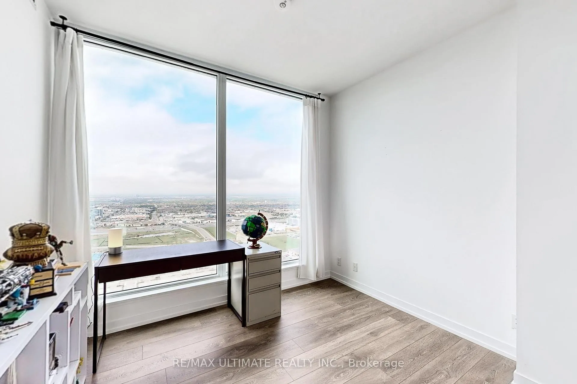 Photo 21 of Unit 4209, 5 Buttermill Avenue, Vaughan, Vaughan Corporate Centre — HOMEH