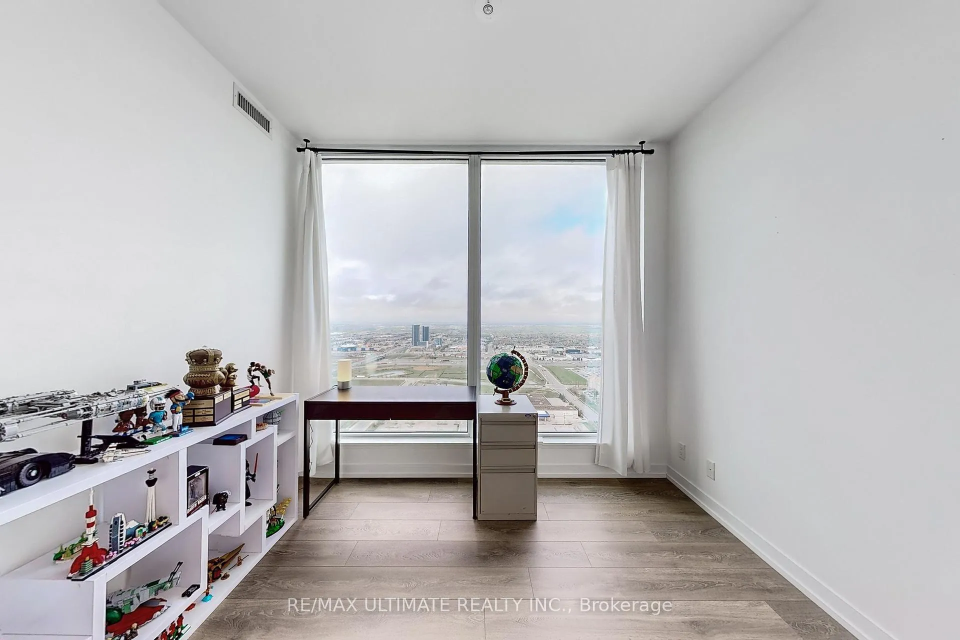 Photo 22 of Unit 4209, 5 Buttermill Avenue, Vaughan, Vaughan Corporate Centre — HOMEH