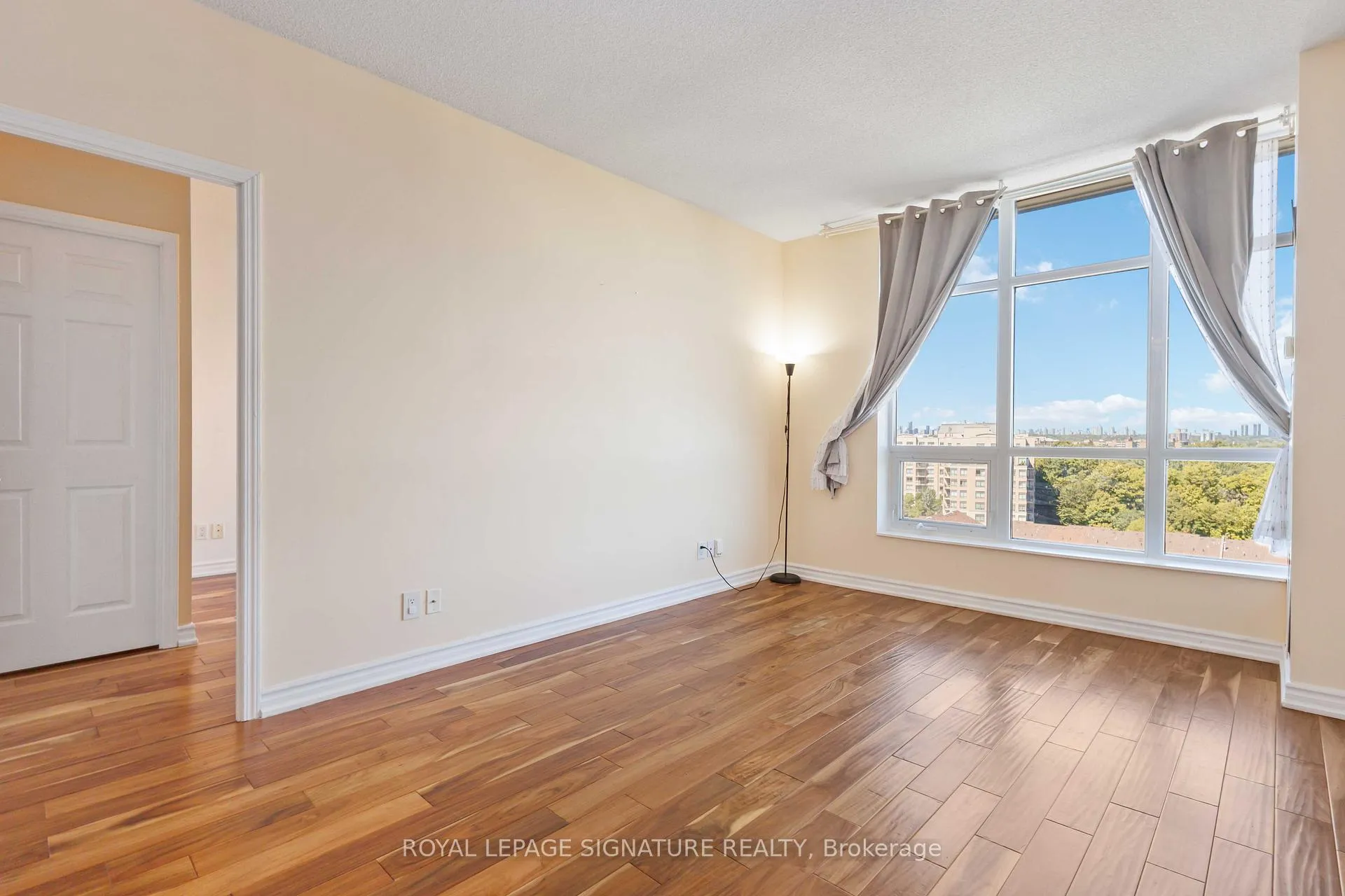 Photo 5 of Unit PH904, 120 Dallimore Circle, North York, Banbury-Don Mills — HOMEH
