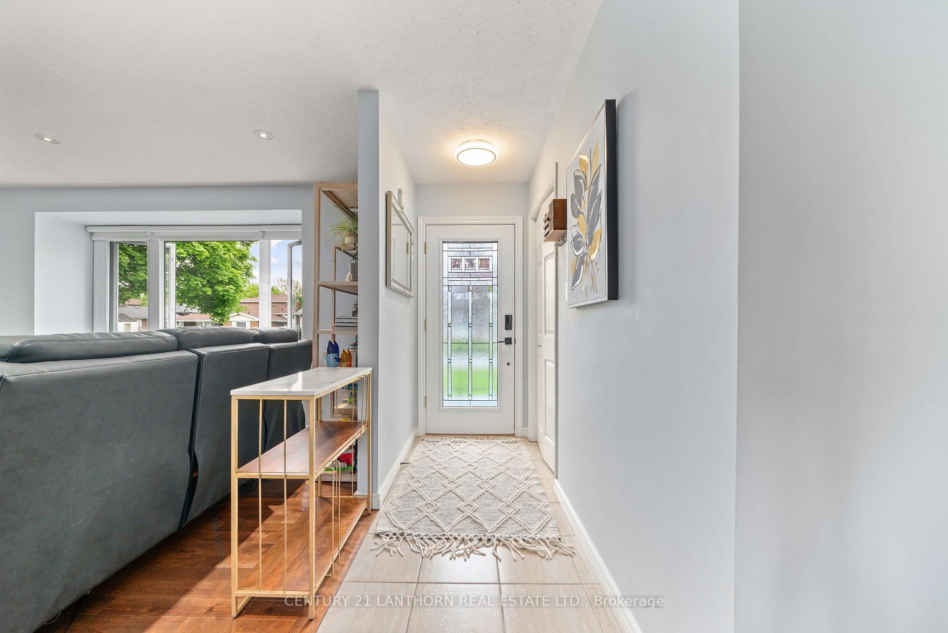 Photo 7 of 21 Glenarden Crescent, Belleville, Belleville Ward — HOMEH