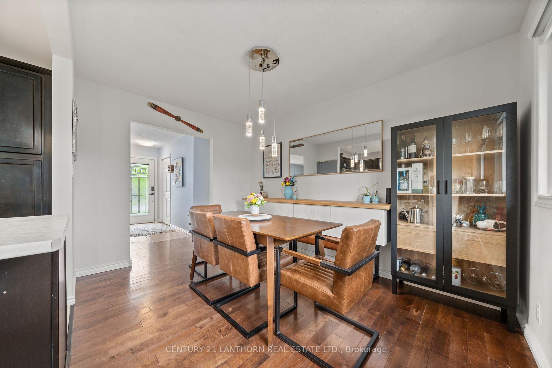 Photo 12 of 21 Glenarden Crescent, Belleville, Belleville Ward — HOMEH