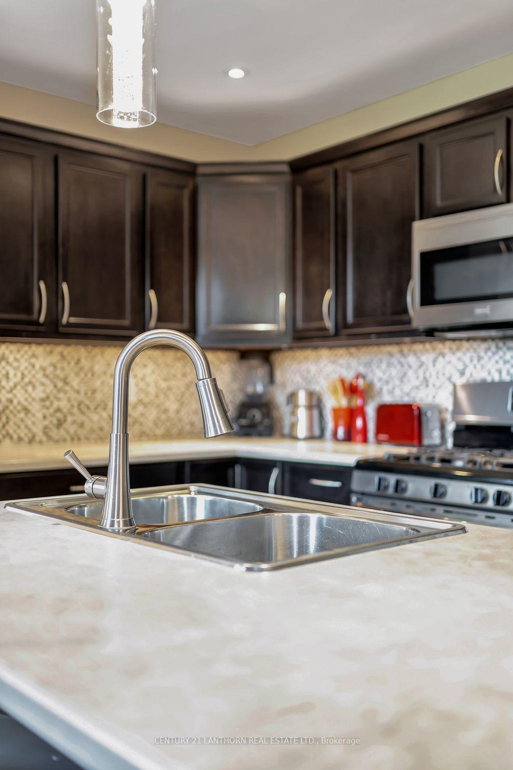 Photo 15 of 21 Glenarden Crescent, Belleville, Belleville Ward — HOMEH