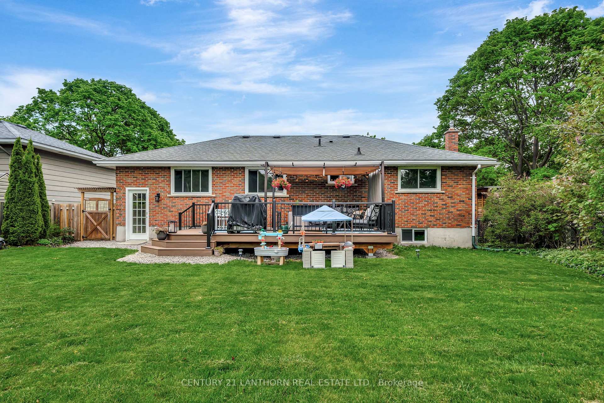 Photo 35 of 21 Glenarden Crescent, Belleville, Belleville Ward — HOMEH