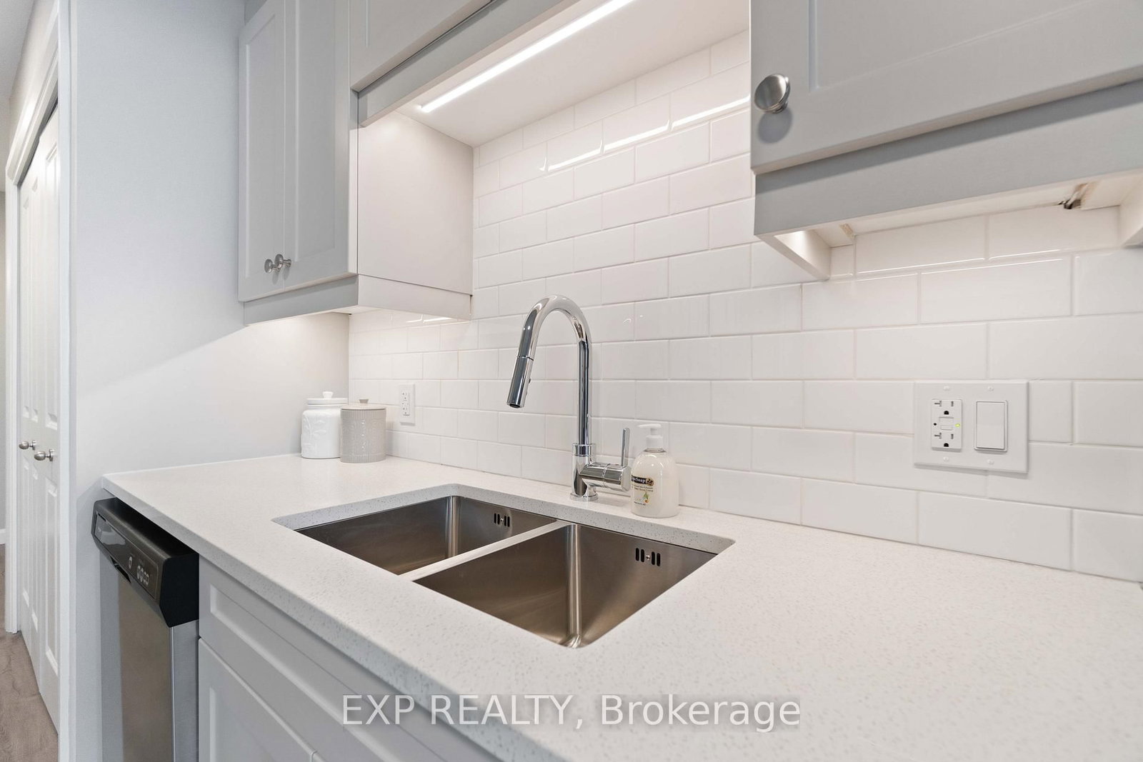 Photo 4 of Unit 116, 31 ERIC DEVLIN Lane, Perth — HOMEH