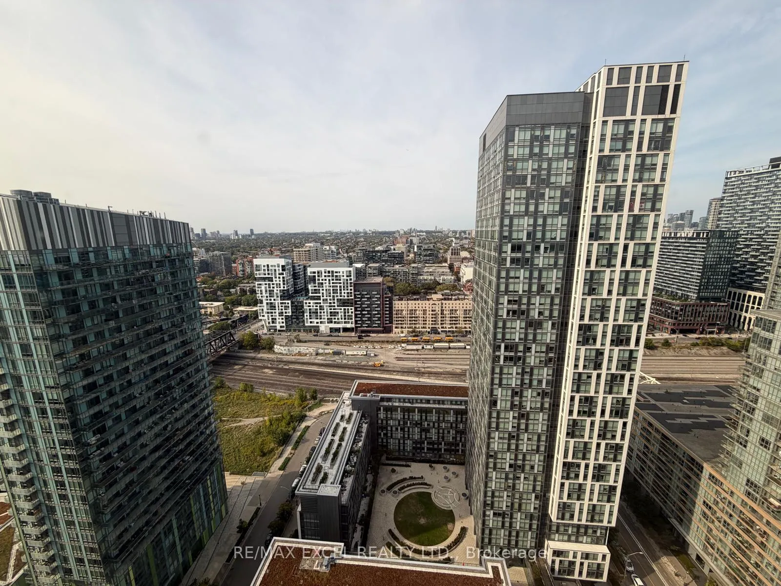 Photo 6 of Unit 3812, 85 Queens Wharf Road, Toronto, Waterfront Communities — HOMEH