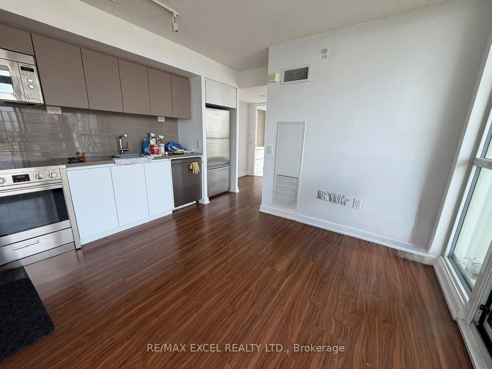 Photo 10 of Unit 3812, 85 Queens Wharf Road, Toronto, Waterfront Communities — HOMEH