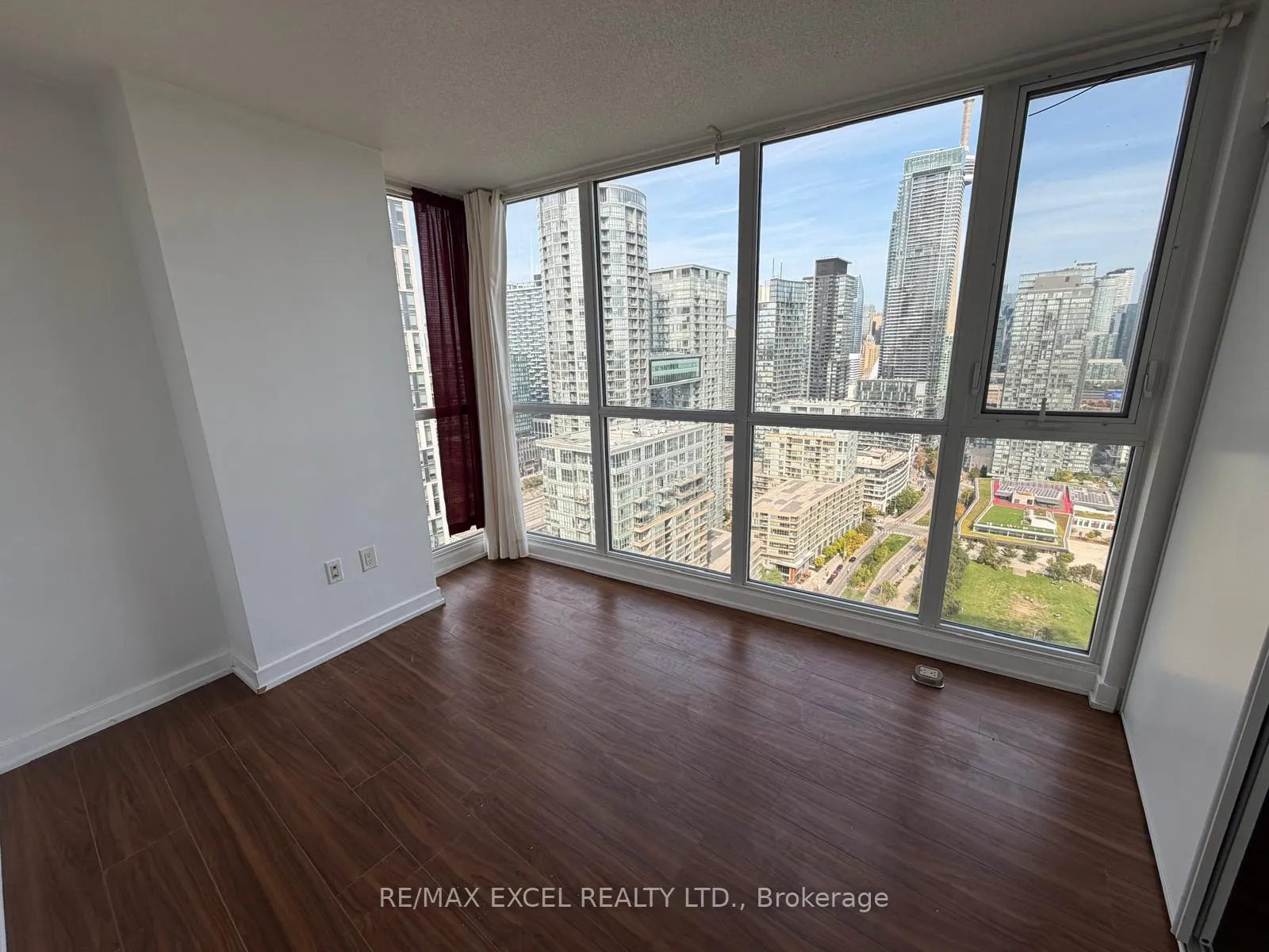 Photo 12 of Unit 3812, 85 Queens Wharf Road, Toronto, Waterfront Communities — HOMEH